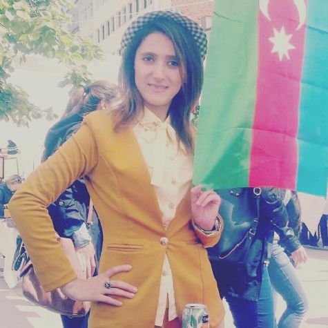 B�R KERE Y�KSELEN BAYRAK B�R DAHA �NMEZ...