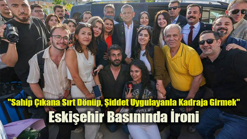 AK Parti Bas�n ��in Sa�a Sola Ko�arken, Baz� Gazeteciler CHP�li Vekille Poz Yar���nda!